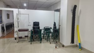 Laboratorium Terapi Latihan ini digunakan untuk mengoptimalkan skill fisioterapi mahasiswa dengan menggunakan alat alat yang ada di ruang terapi Latihan dilengkapi dengan beberapa alat alat yang menunjang untuk terapi