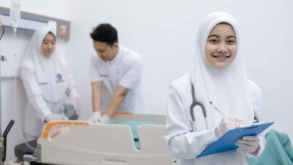 Mahasiswa STIKes Istara Nusantara mempelajari ilmu kesehatan di laboratorium kampus