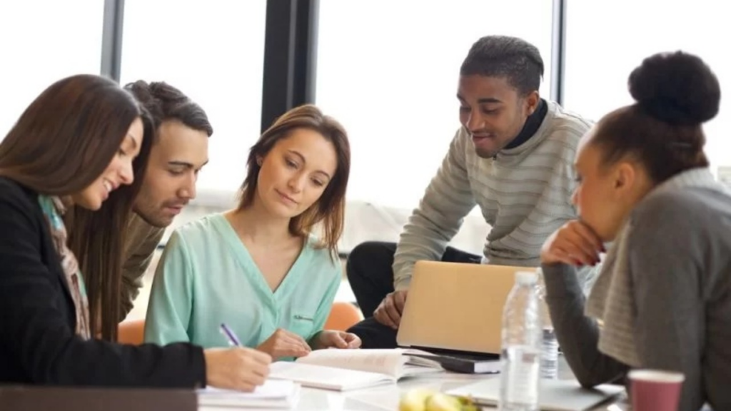 image-10-1024x576 Tips Sukses Mengikuti Perkuliahan di Sekolah Tinggi Kesehatan