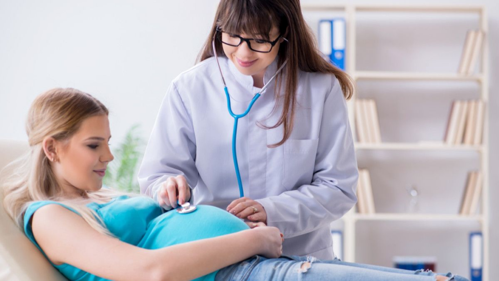 image-14-1024x576 Perbedaan Peran Perawat dan Bidan dalam Sistem Pelayanan Kesehatan