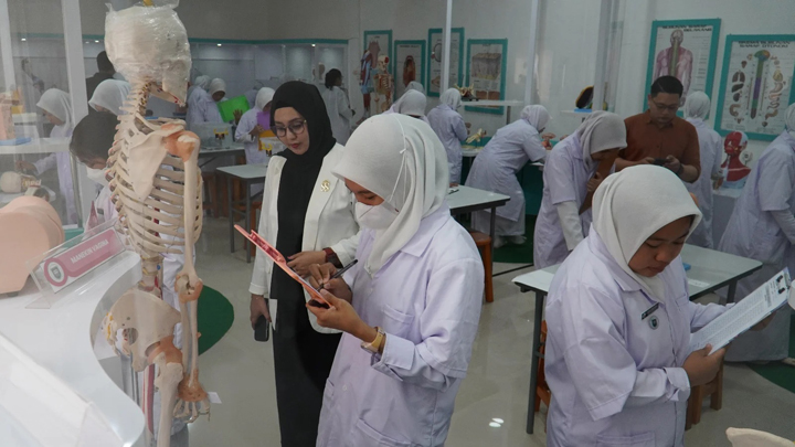 image Apa Saja Mata Kuliah Inti dalam Program Studi Keperawatan?