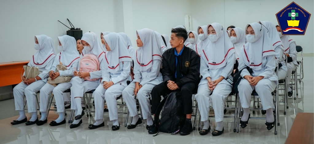 Dunia Kerja: Bagaimana Kampus Mempersiapkan Mahasiswa Menghadapi Dunia Kerja Kesehatan?