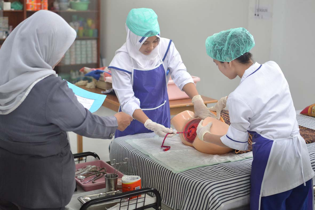 image-12-1024x682 Mata Kuliah Inti: Mata Kuliah Inti dalam Program Studi Keperawatan