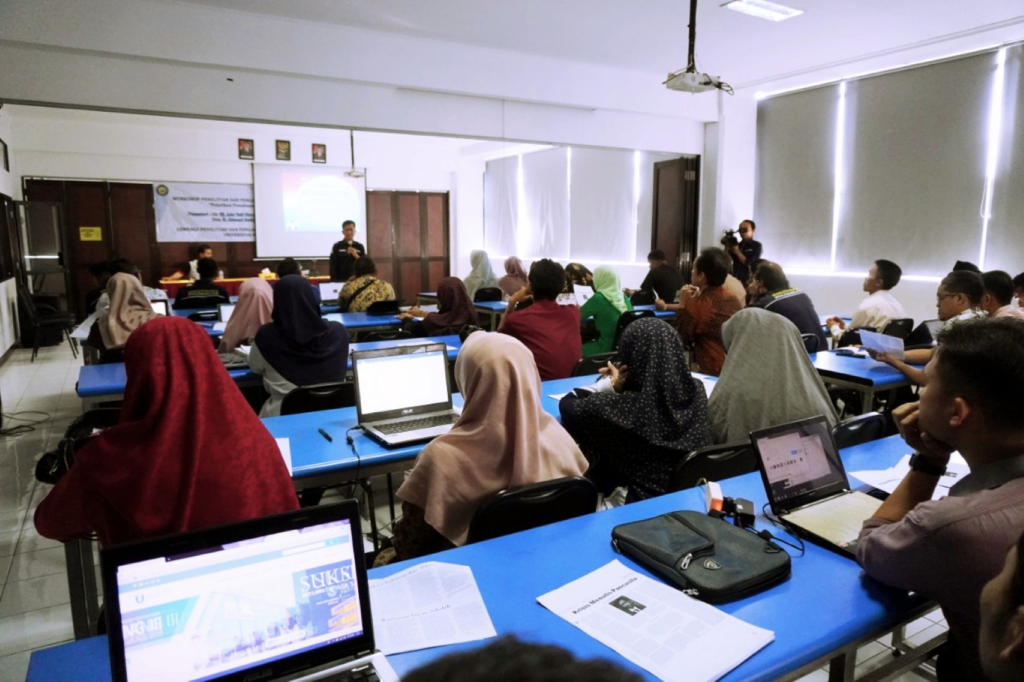 image-1-1024x682 Sarana Pembelajaran Modern: Sarana Pembelajaran Modern di Perguruan Tinggi Kesehatan