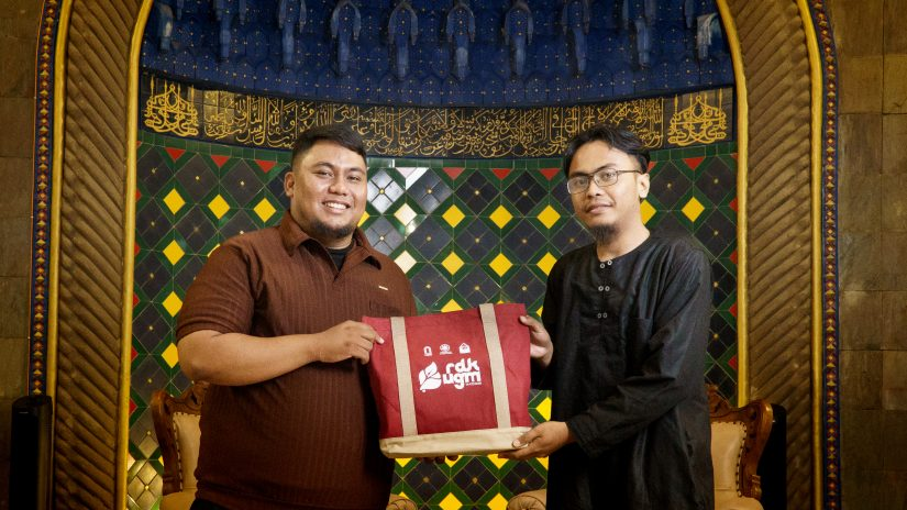 image-12 Sarana Ibadah (Mushola) Kampus: Pentingnya Ruang Spiritual bagi Mahasiswa Kesehatan