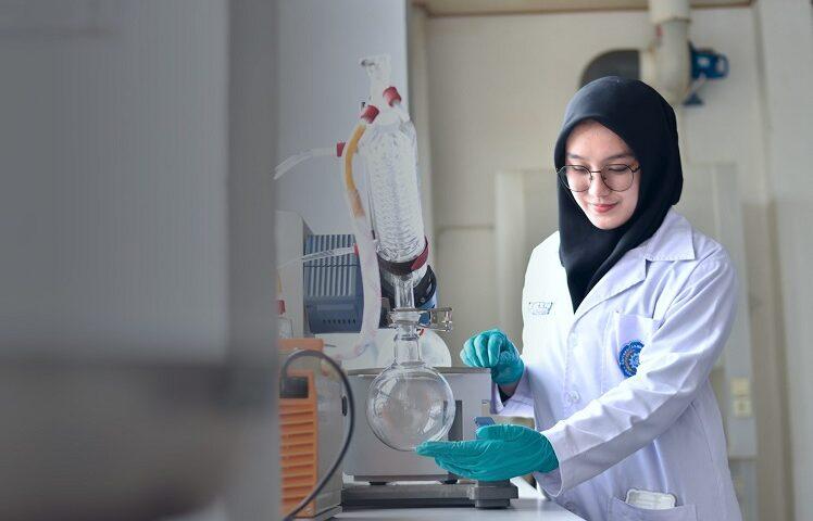 image-6 Mengapa Prodi Farmasi Klinis dan Komunitas Semakin Diminati?