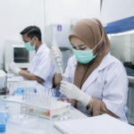 karier D3 Farmasi 2026 laboratorium puskesmas industri farmasi