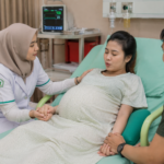 mahasiswa Prodi Kebidanan STIKES Istara praktik hipnobirthing