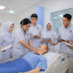 Mahasiswa Program Studi Profesi Ners STIKES Istara menjalani praktik klinik bersama pembimbing di rumah sakit.