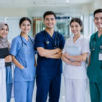Mahasiswa program studi kesehatan menjalani praktik klinik di rumah sakit sebagai bagian dari proses pembelajaran.