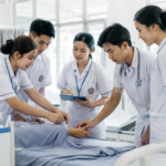 Mahasiswa STIKES Istara mengikuti praktikum di laboratorium kesehatan